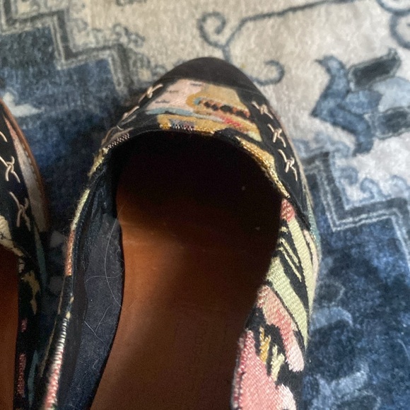 André Assous Made in spain leather flats with dragon detail size 9.5b - Picture 14 of 14